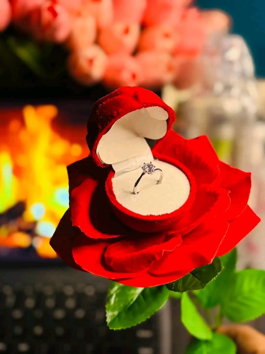 Best Gift Red Rose Box with Finger Ring For Valentine Day